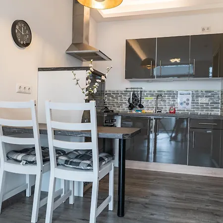 Black & White * Ilmmunster