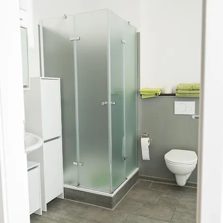 Black & White Apartment Ilmmunster