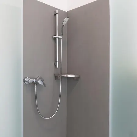 Black & White Apartment Ilmmunster