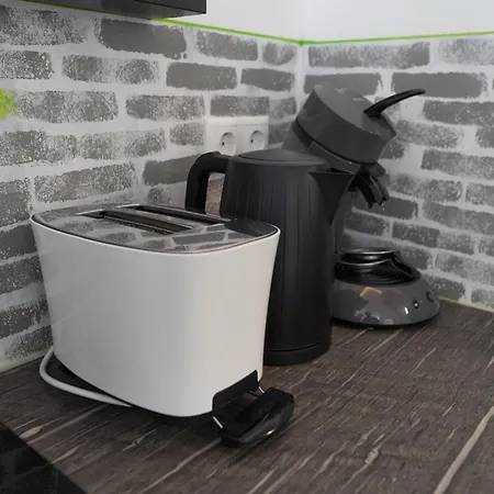 Apartment Black & White Ilmmunster