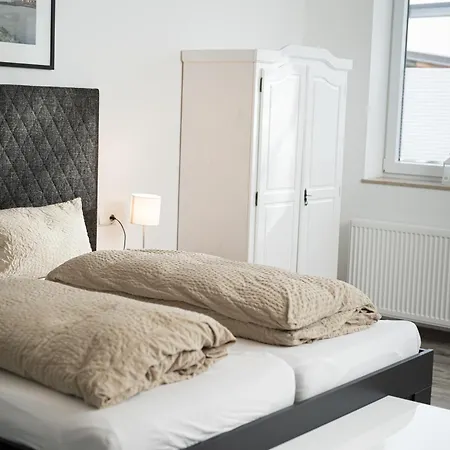 Black & White Ilmmunster